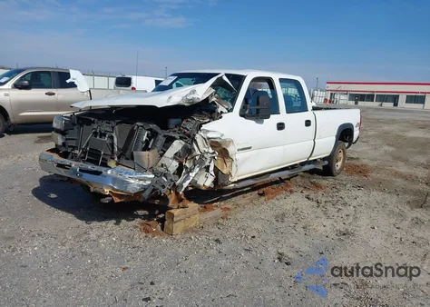 2003 Chevrolet Silverado 2500Hd из США, поврежденный, VIN 1GCHK23U23F211581